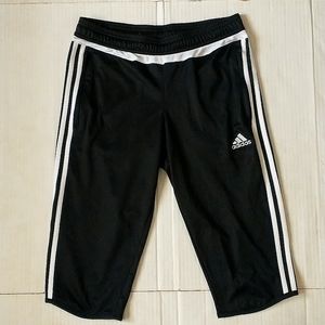 Adidas Climacool athletic shorts, knee length, 2 zippered side pockets, adizero